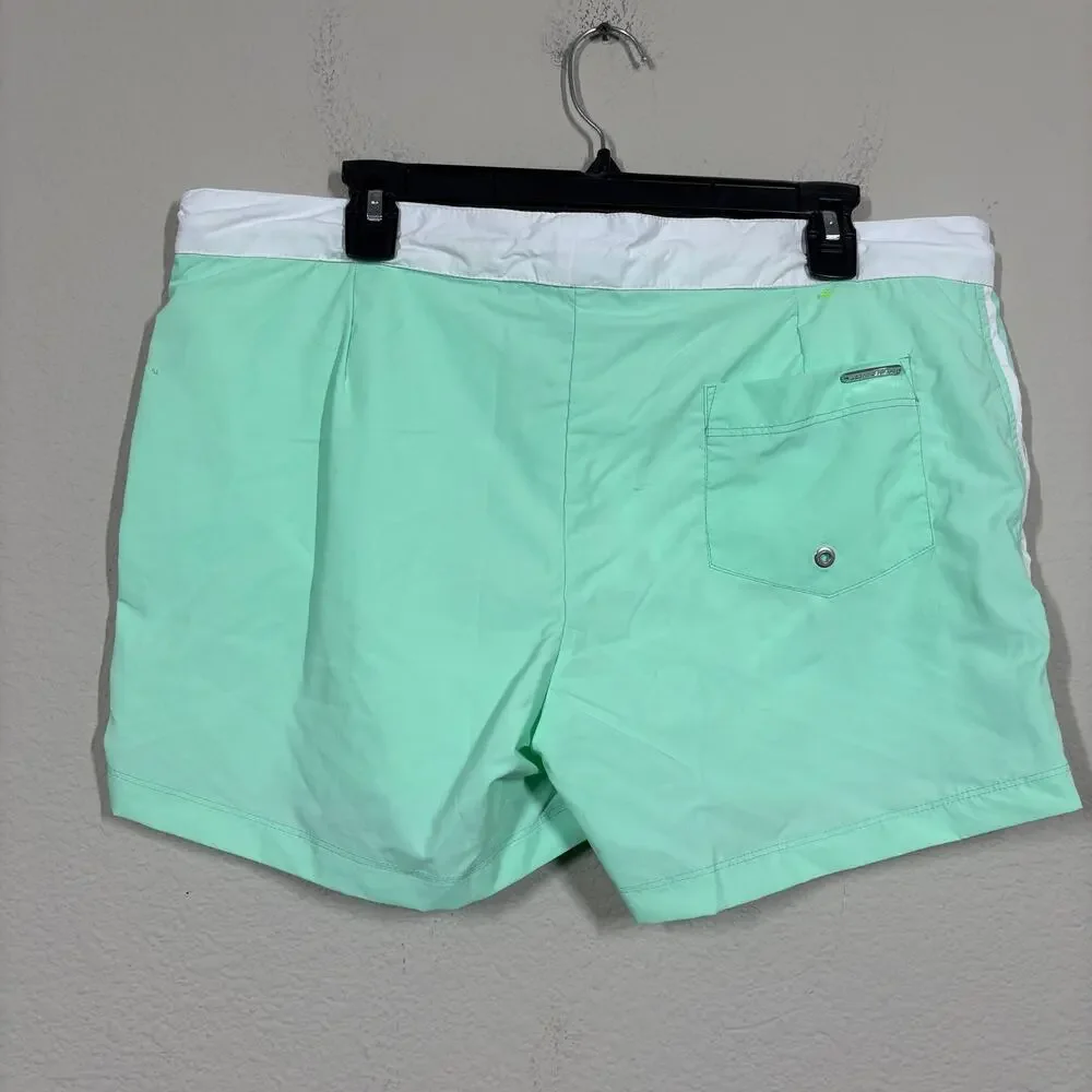 Les Canebiers swim size court